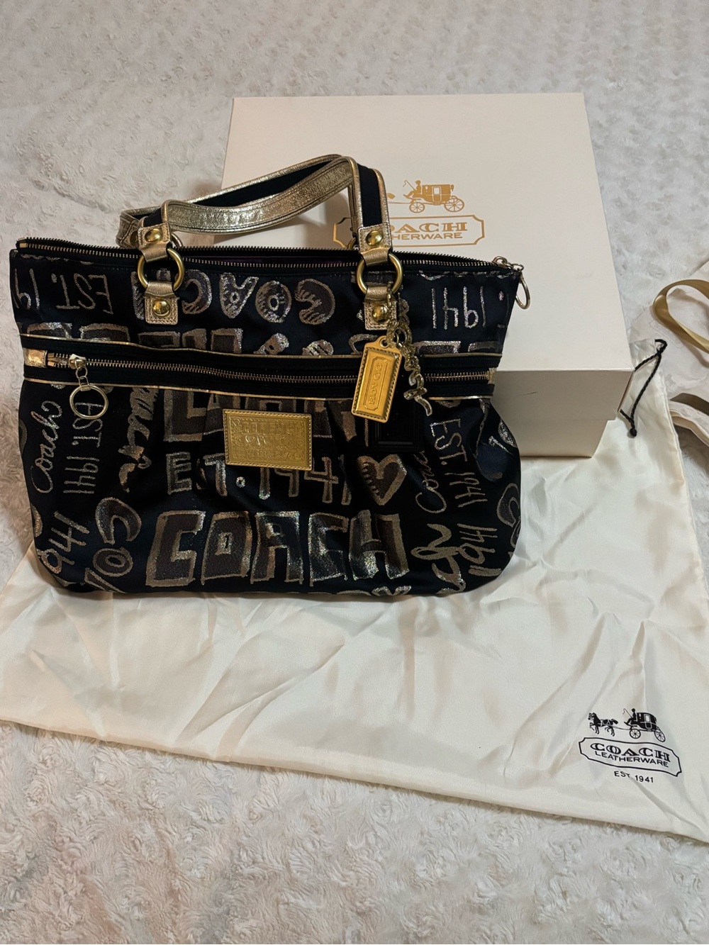 Coach Poppy Tote Excellent Like-New Condition - Picture 8 of 11